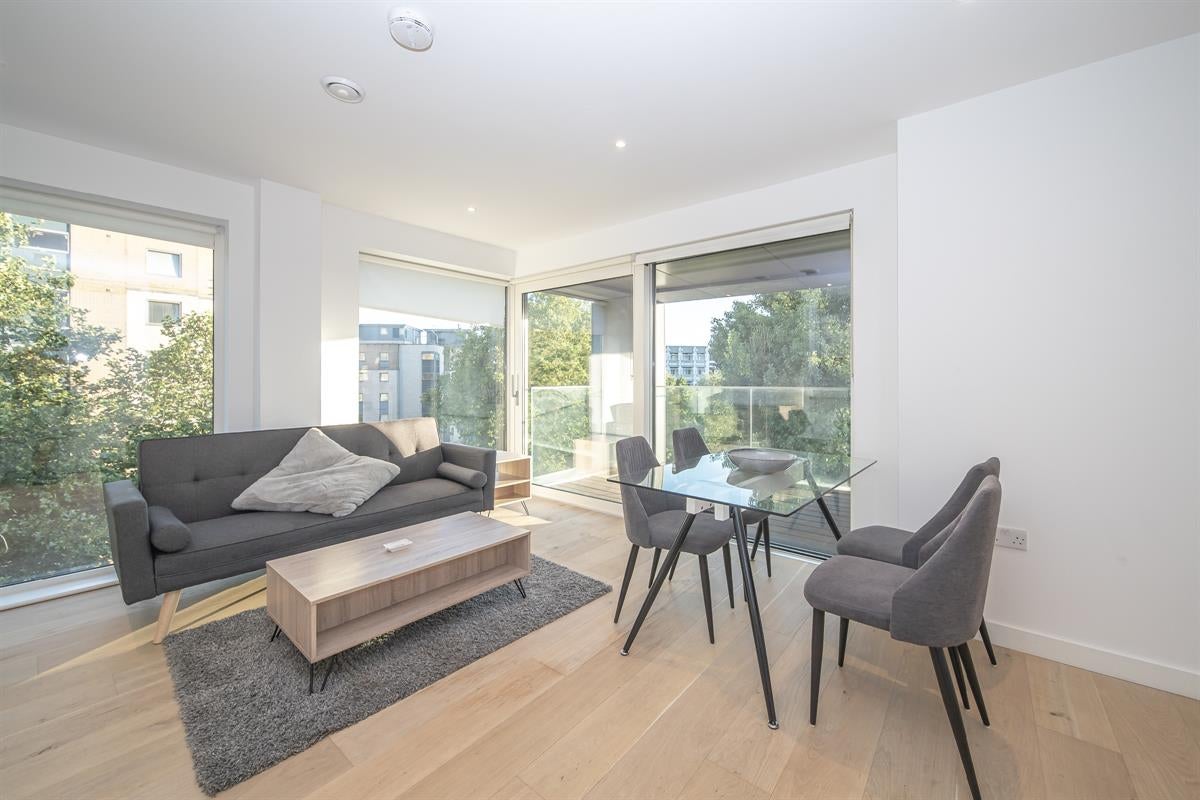 Flat Pentonville Road in Greater London