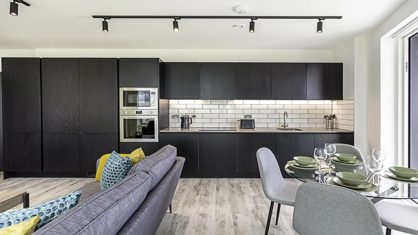 Flat Portal Way in Greater London