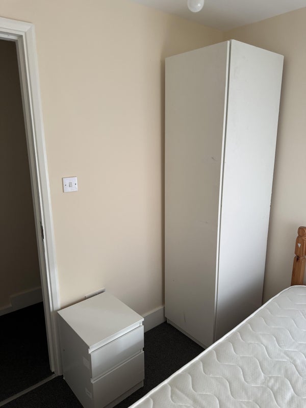 Room Abbey Grove in Greater London