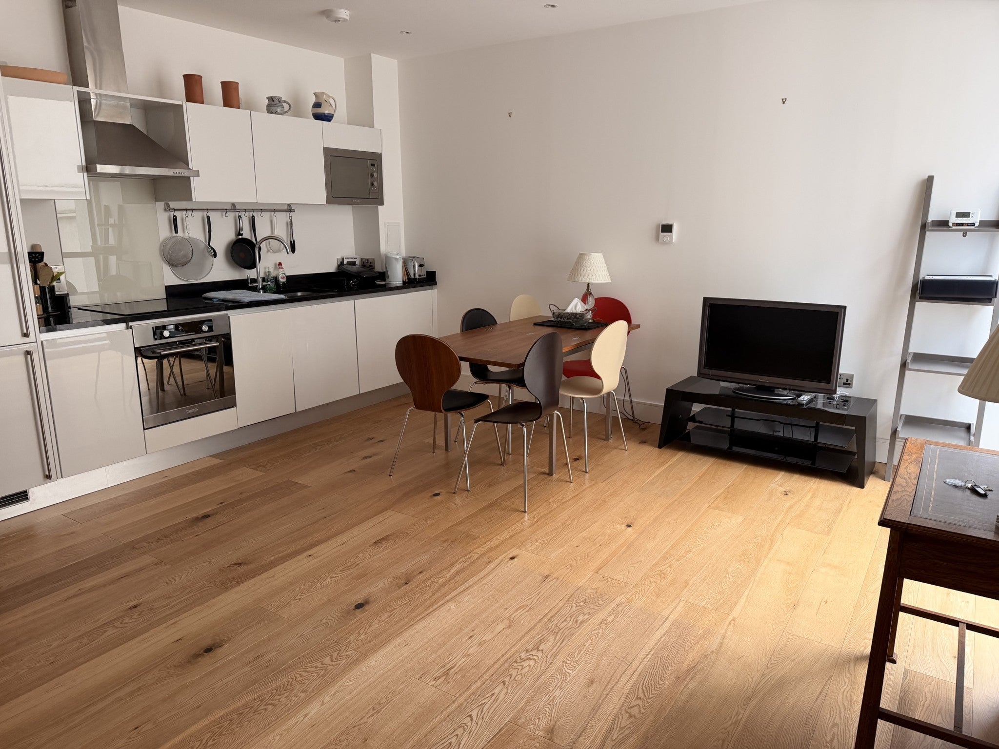Flat Winchester Road in Greater London
