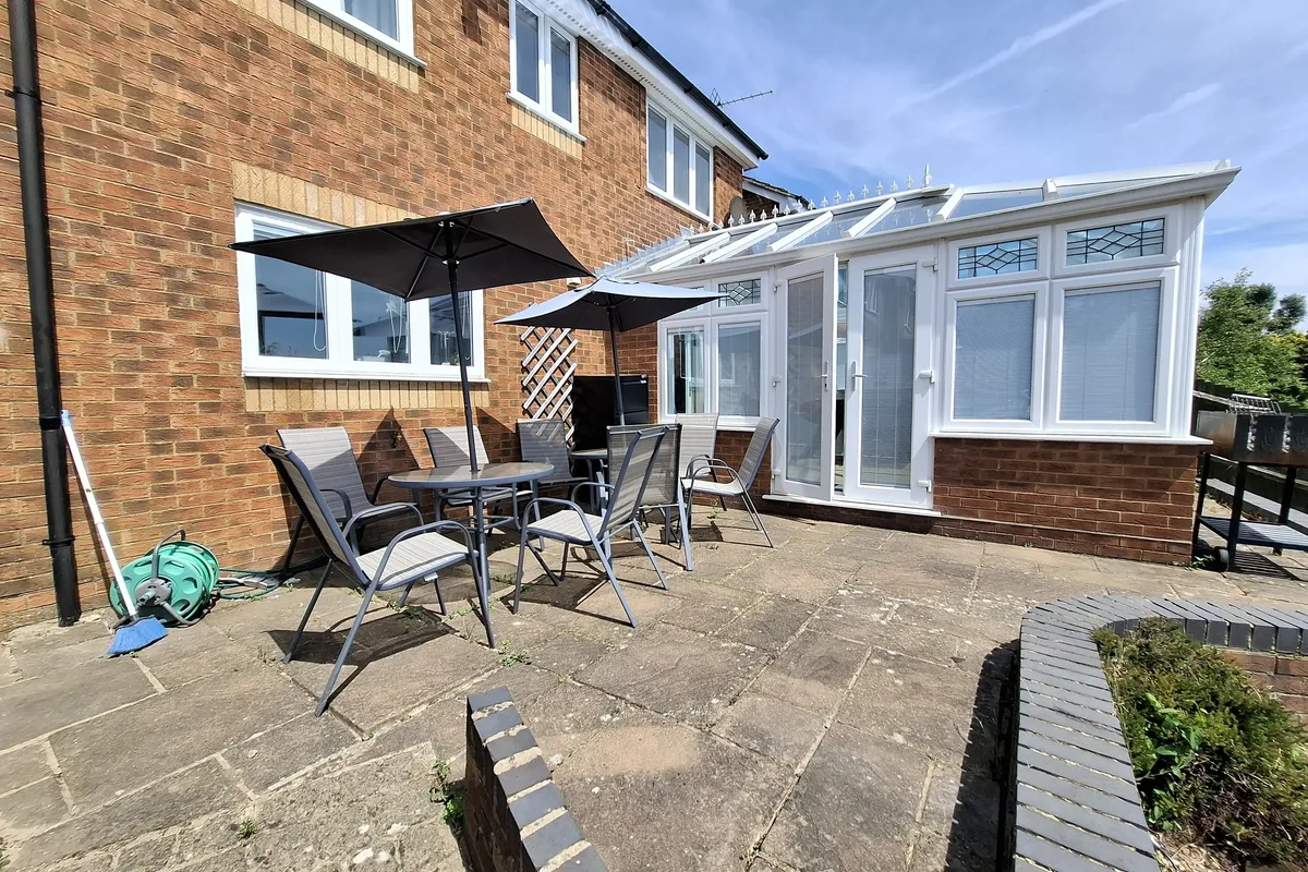 House Bingham Close in Dacorum
