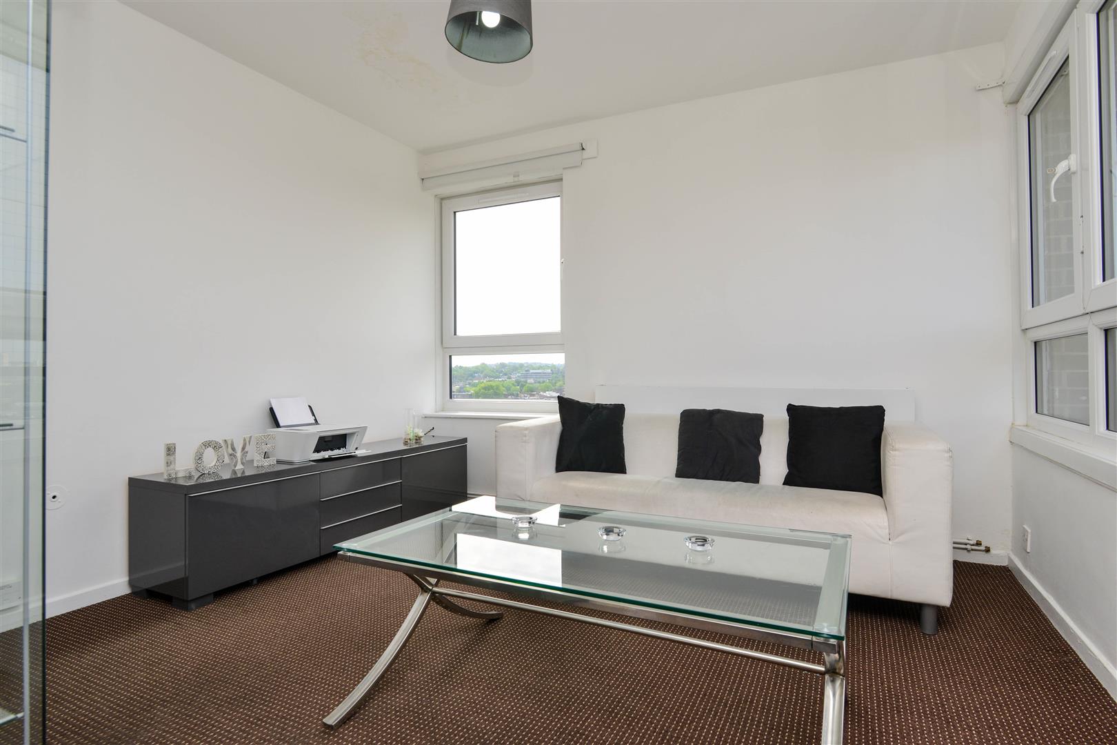 Flat Redcar Street in Greater London
