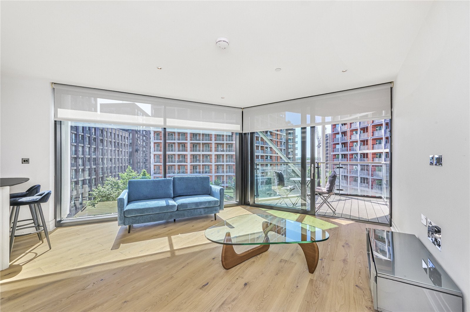 Flat Falcon Grove in Greater London