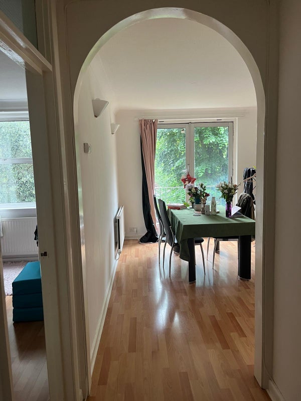 Room Acol Road in Greater London