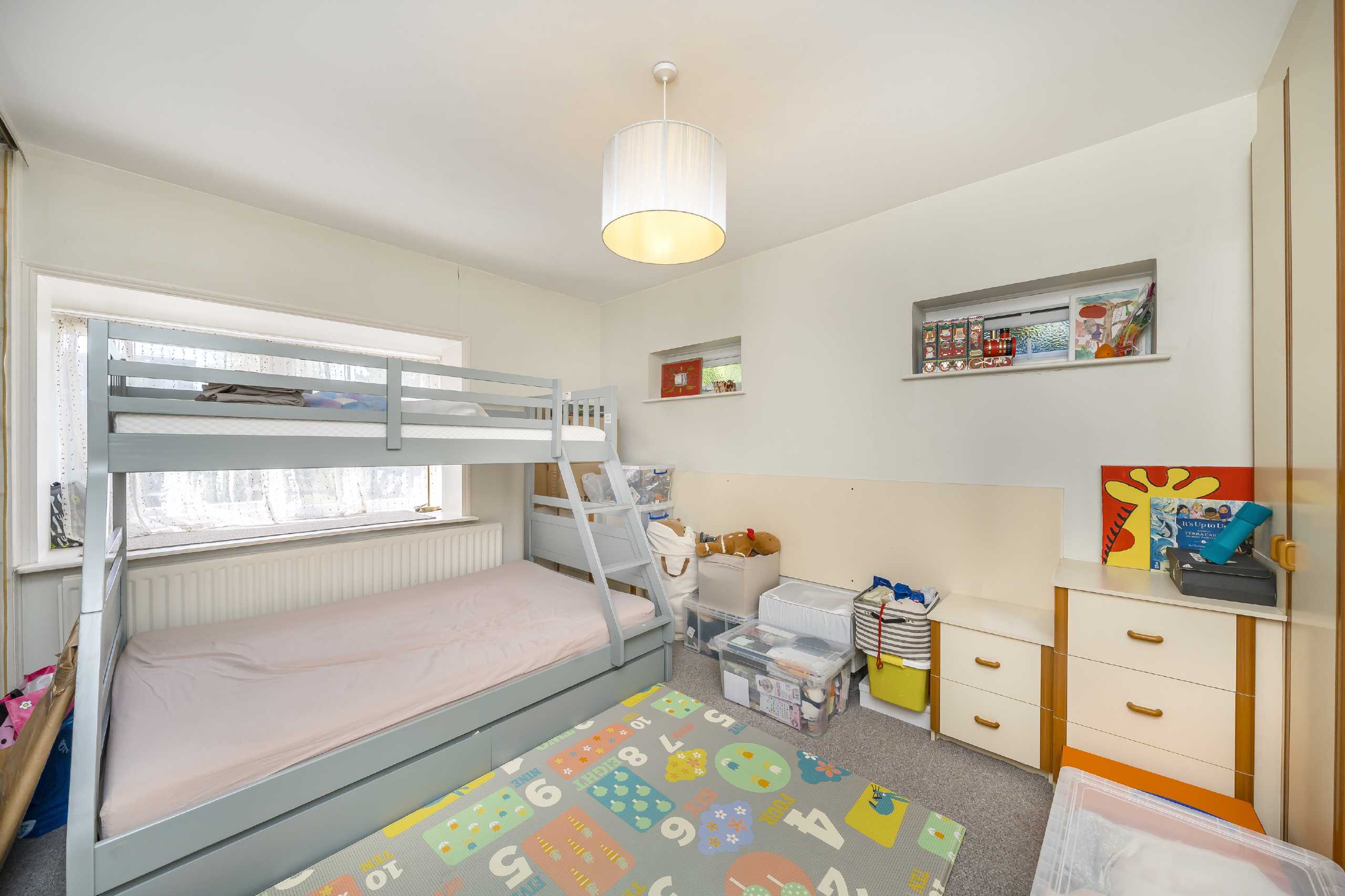 Flat Hanah Court in Greater London