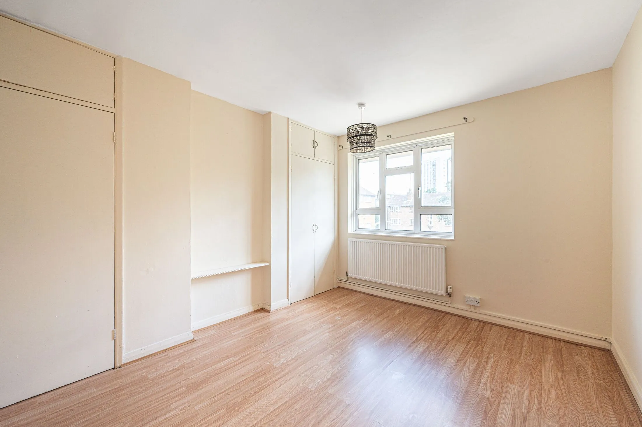 Flat Bentley Drive in Greater London