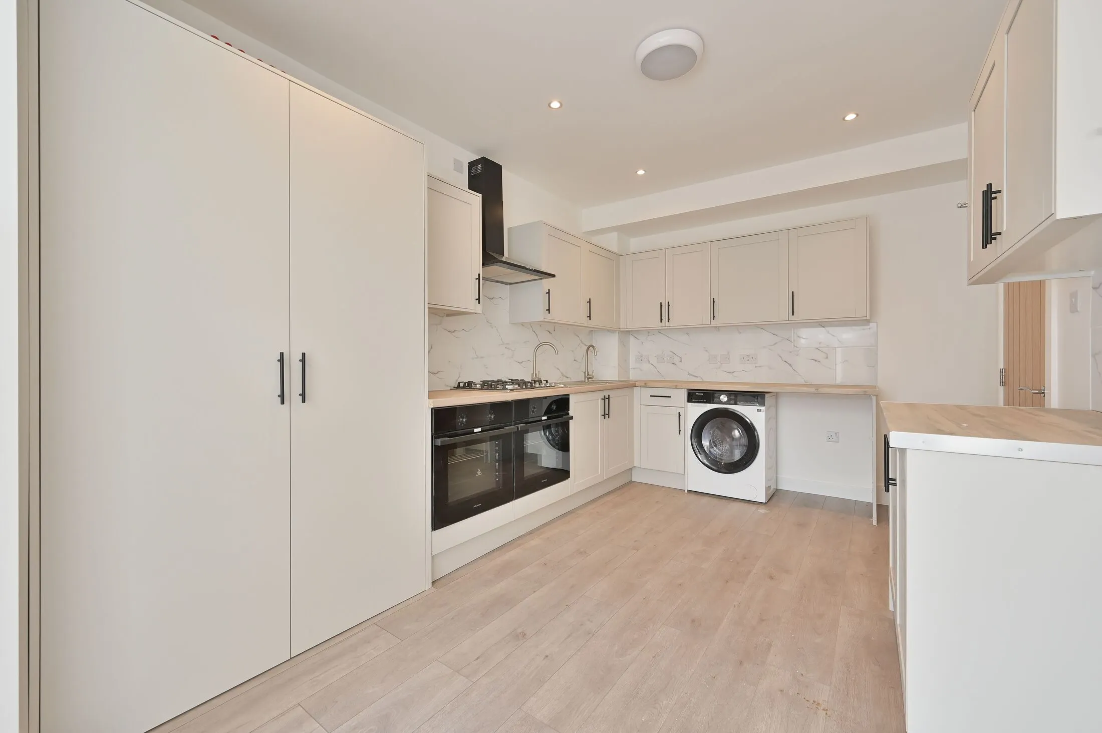 Room Whippendell Road in Watford