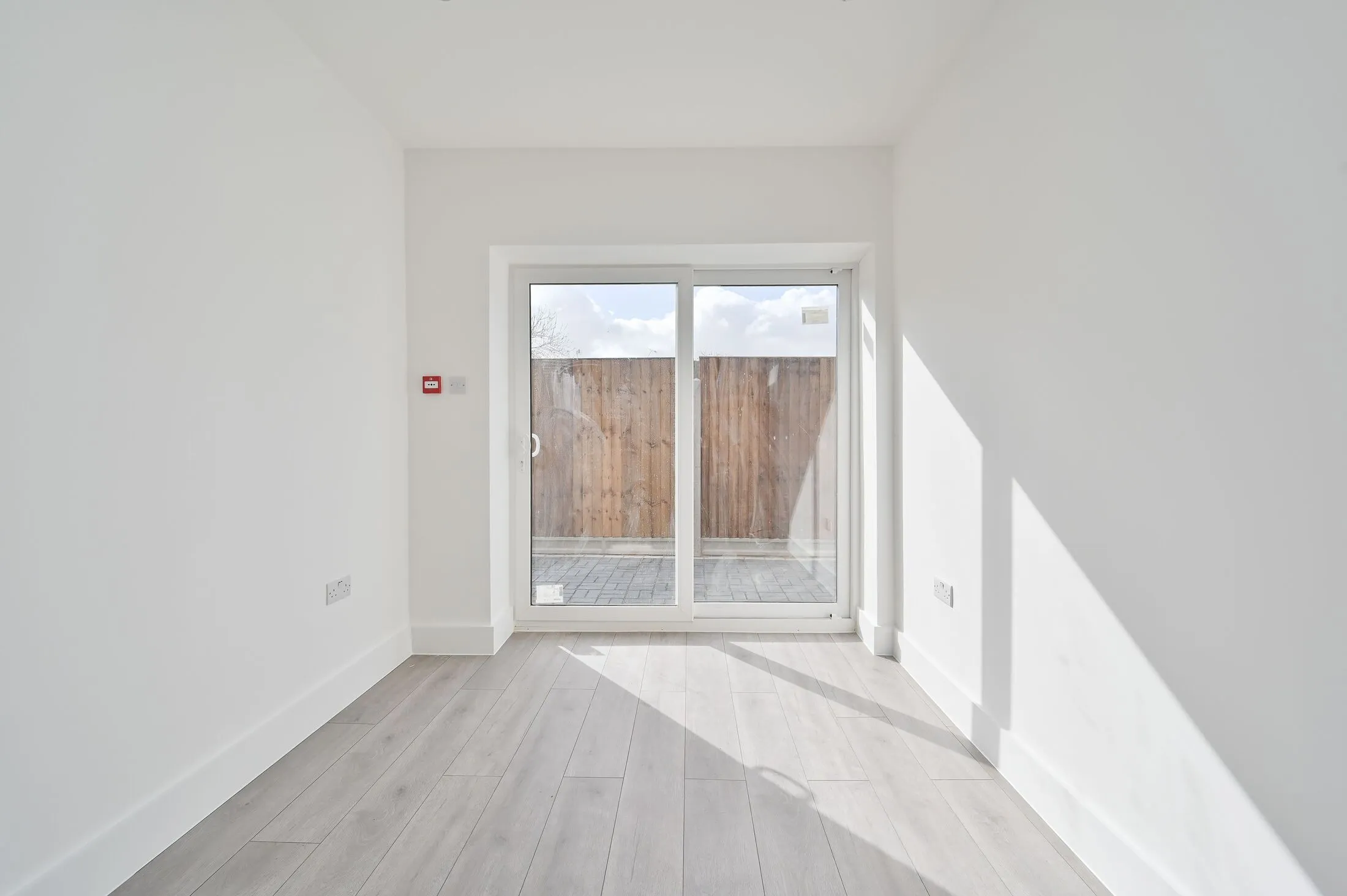 Room Whippendell Road in Watford