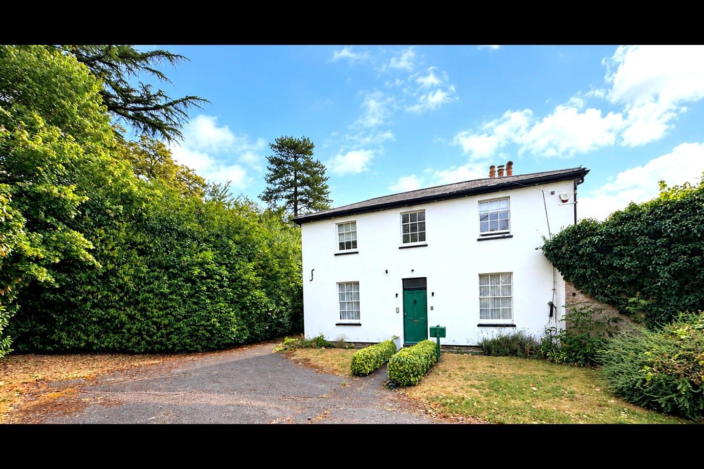 House Radlett Lane in Hertsmere