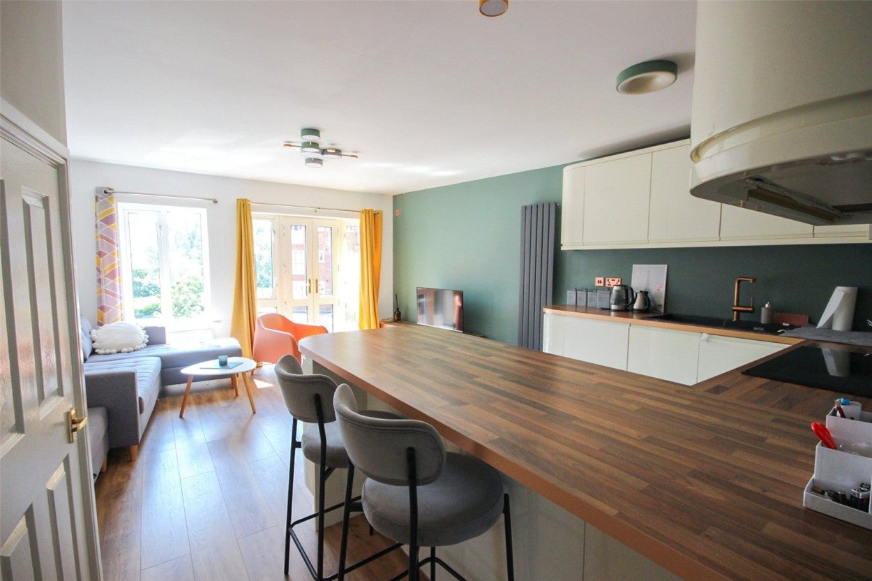 Flat Sovereigns Quay in Bedford