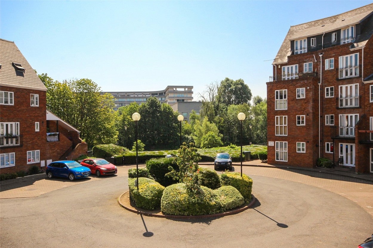Flat Sovereigns Quay in Bedford