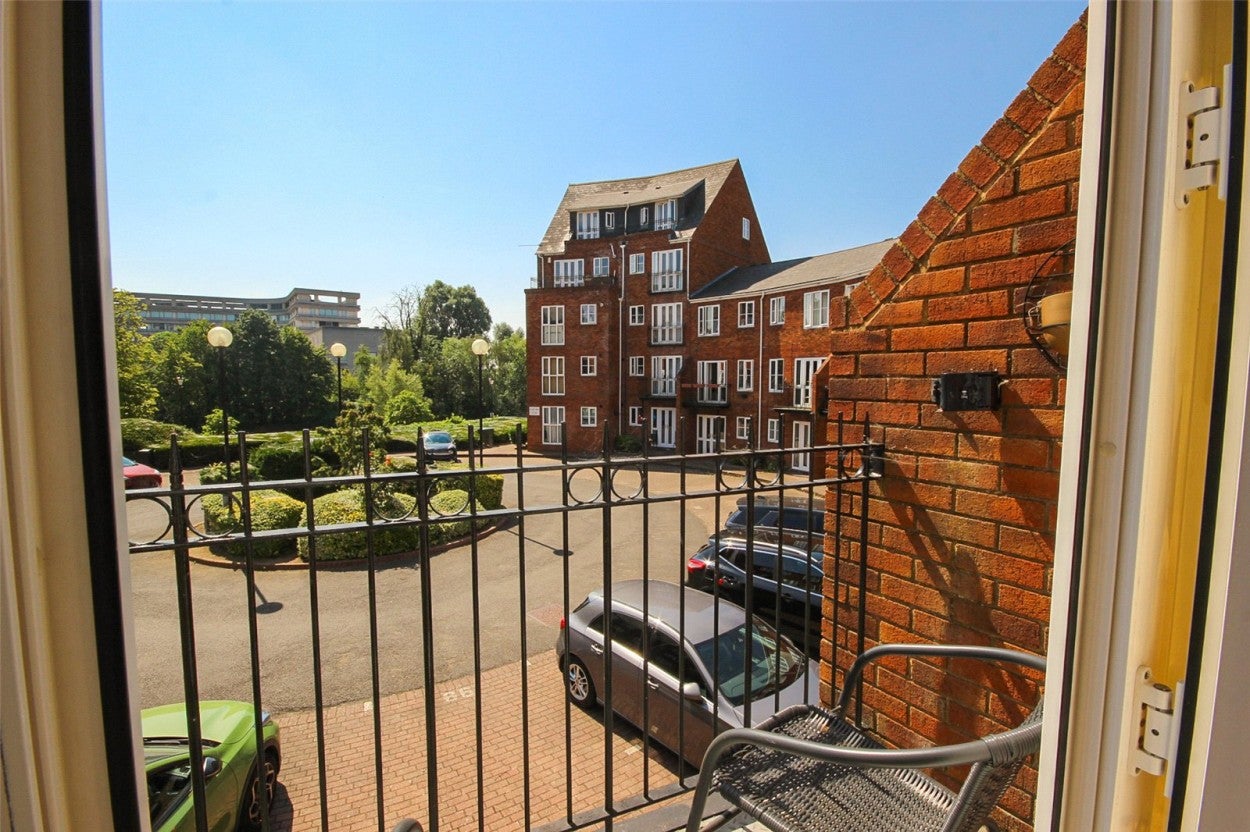 Flat Sovereigns Quay in Bedford