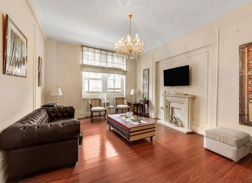 Flat Thurloe Place in Greater London