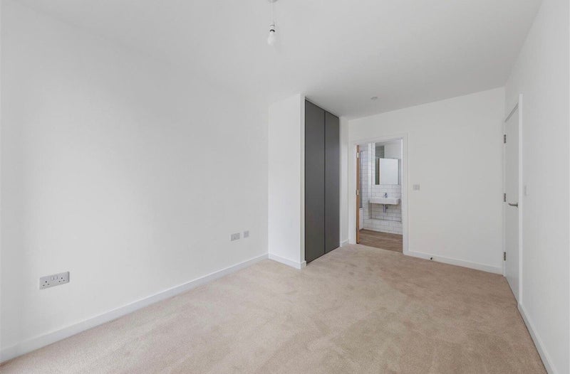Flat Brunner Road in Greater London