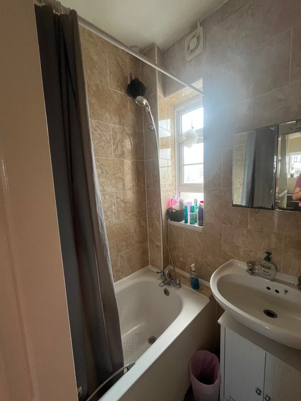 Room Repton Street in Greater London