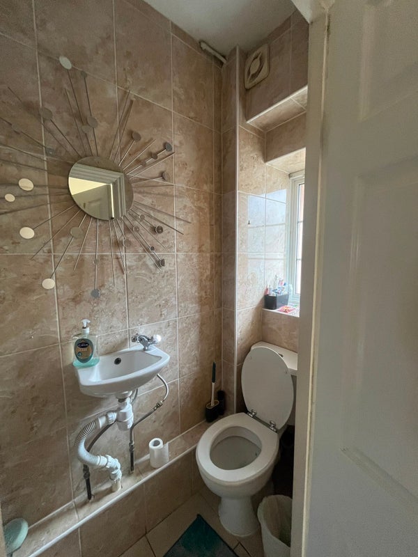 Room Repton Street in Greater London