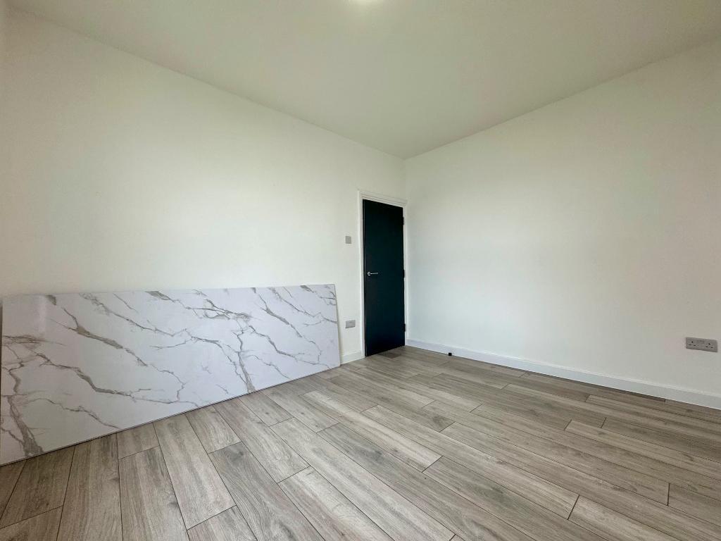 Flat Southend Road in Greater London