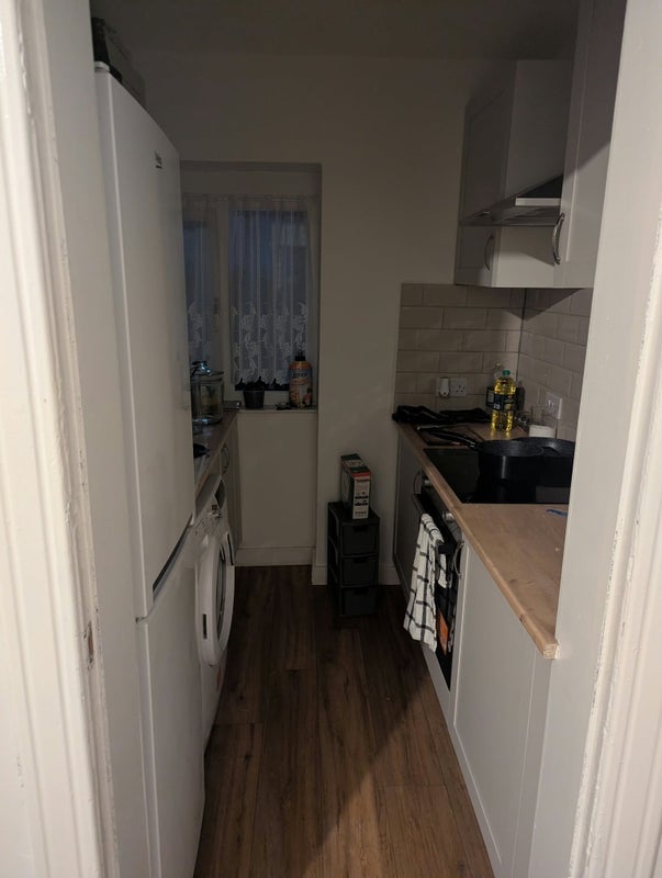 Room Kingsbridge Crescent in Glasgow