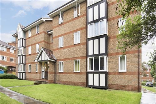 Flat Neptune Walk in Greater London