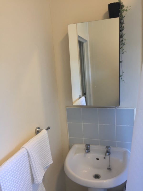 Room Kilburn Lane in Greater London