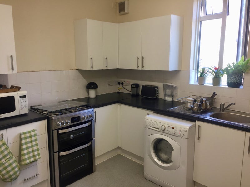 Room Kilburn Lane in Greater London