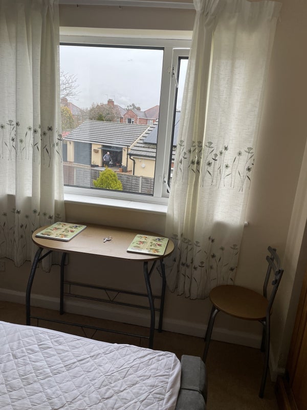 Room Beech Drive in Rugby