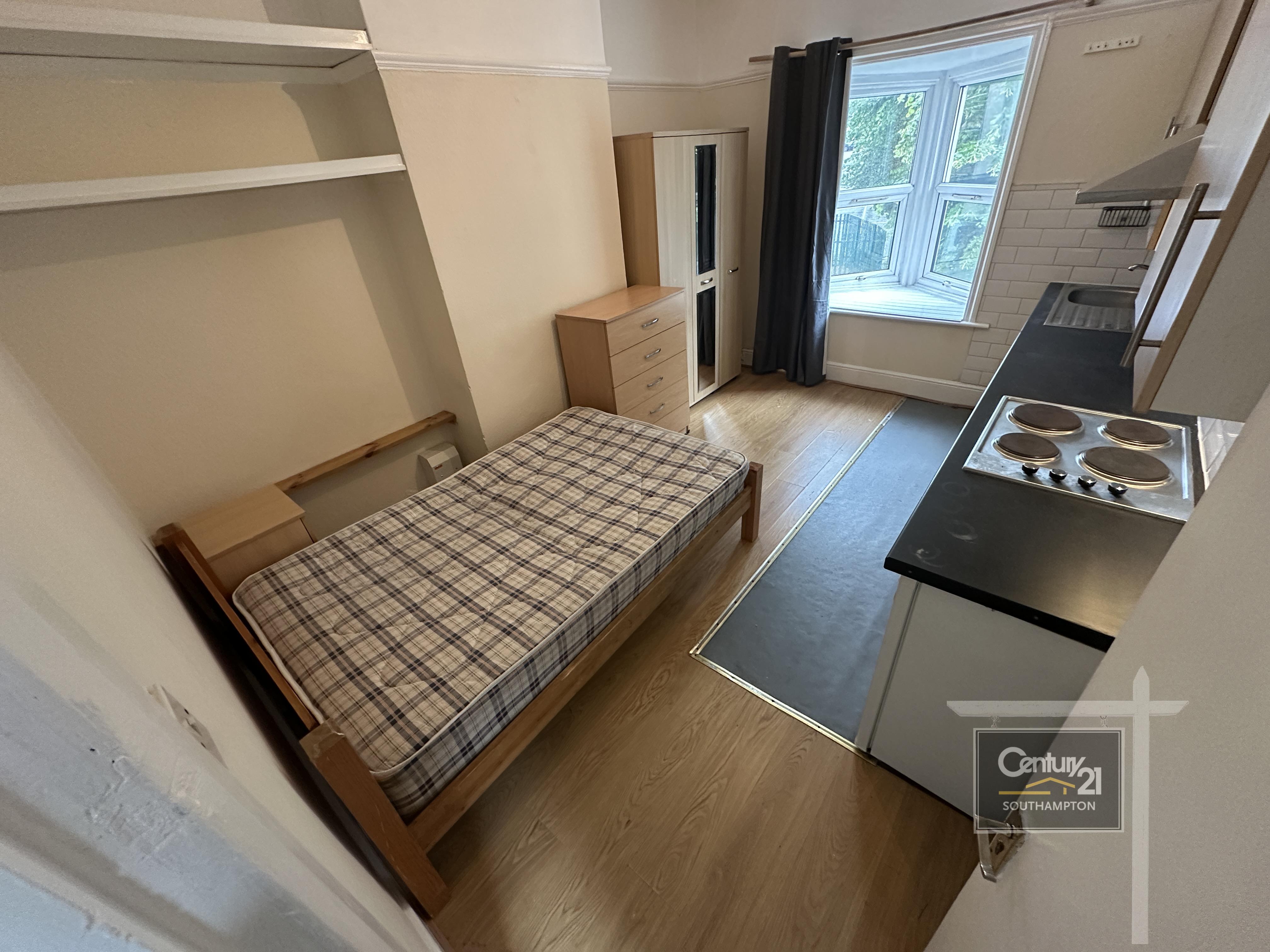 Flat Cranbury Avenue in Southampton