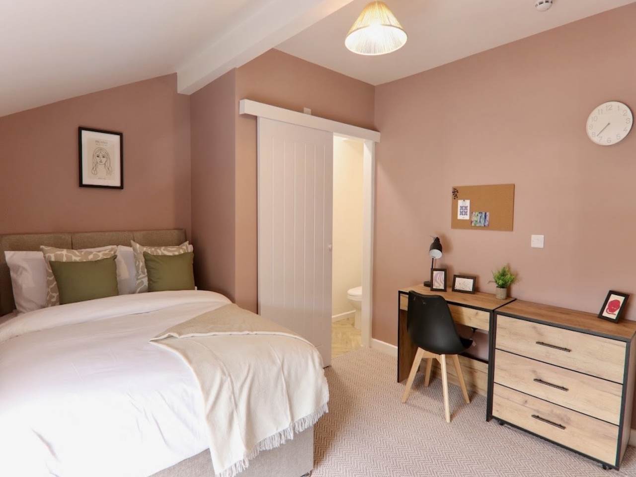 Room Wesley Street in Wakefield