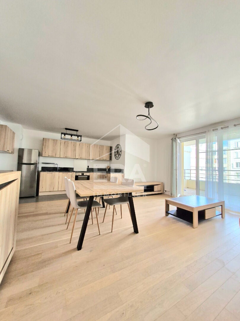 Appartement Rue Armand Silvestre à Courbevoie