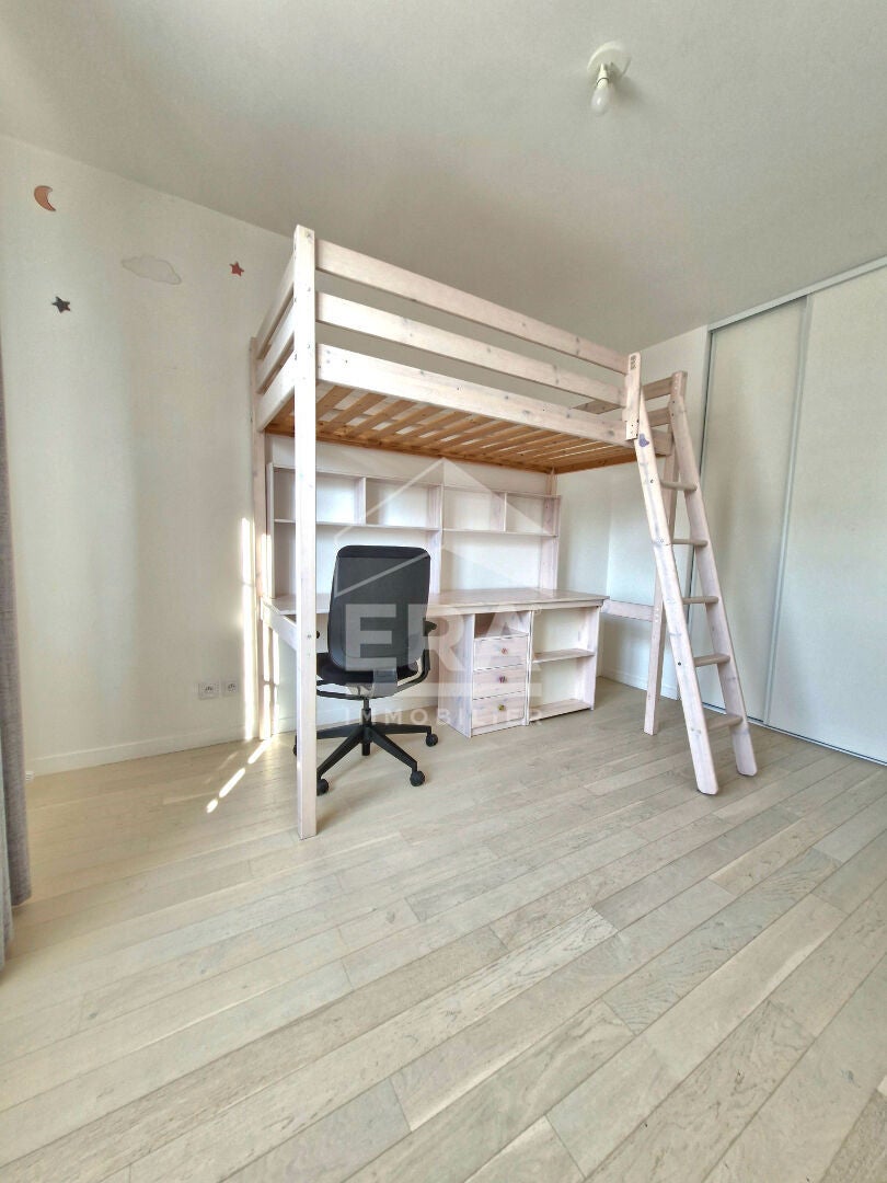 Appartement Rue Armand Silvestre à Courbevoie
