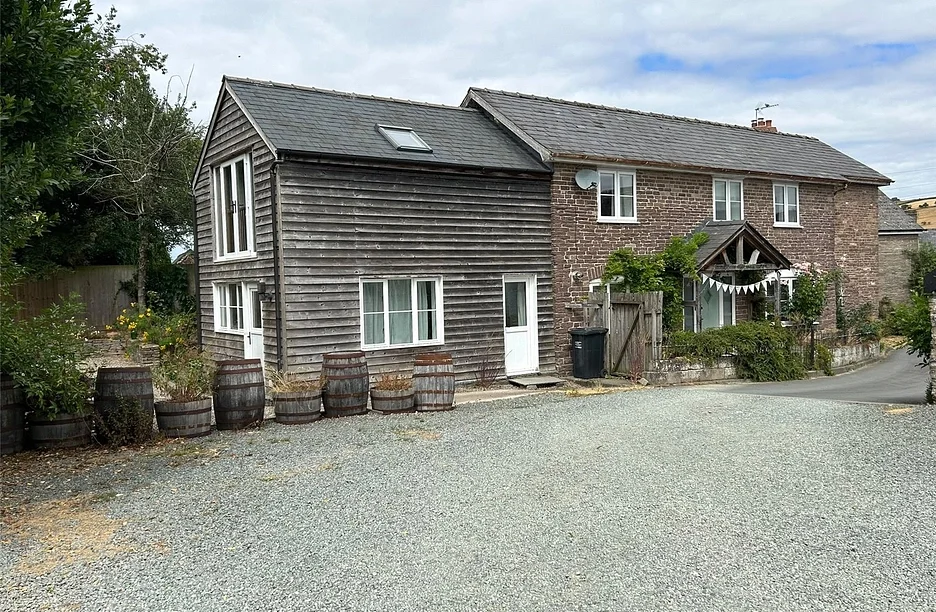 House Chapel Lane in Dorstone