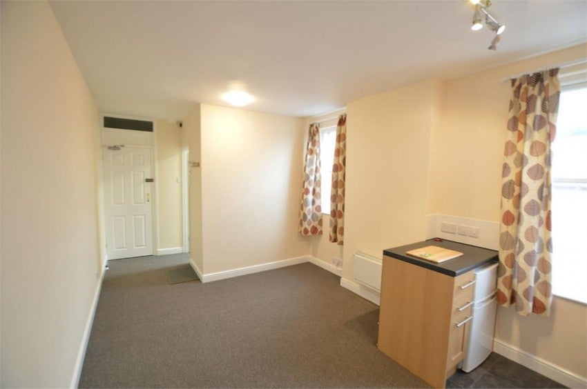 Flat Manor Road in Rugby
