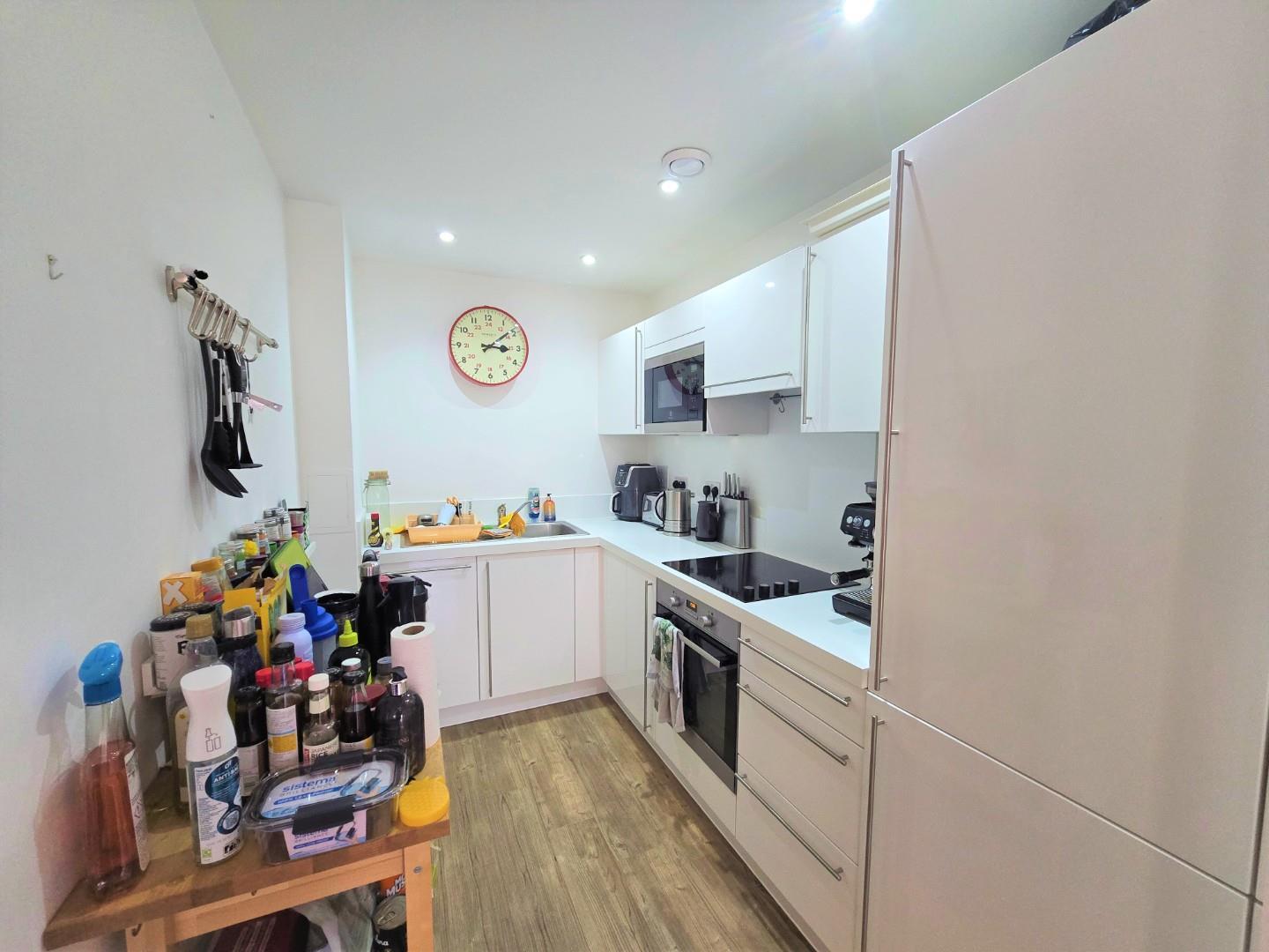 Flat Coldharbour Lane in Greater London