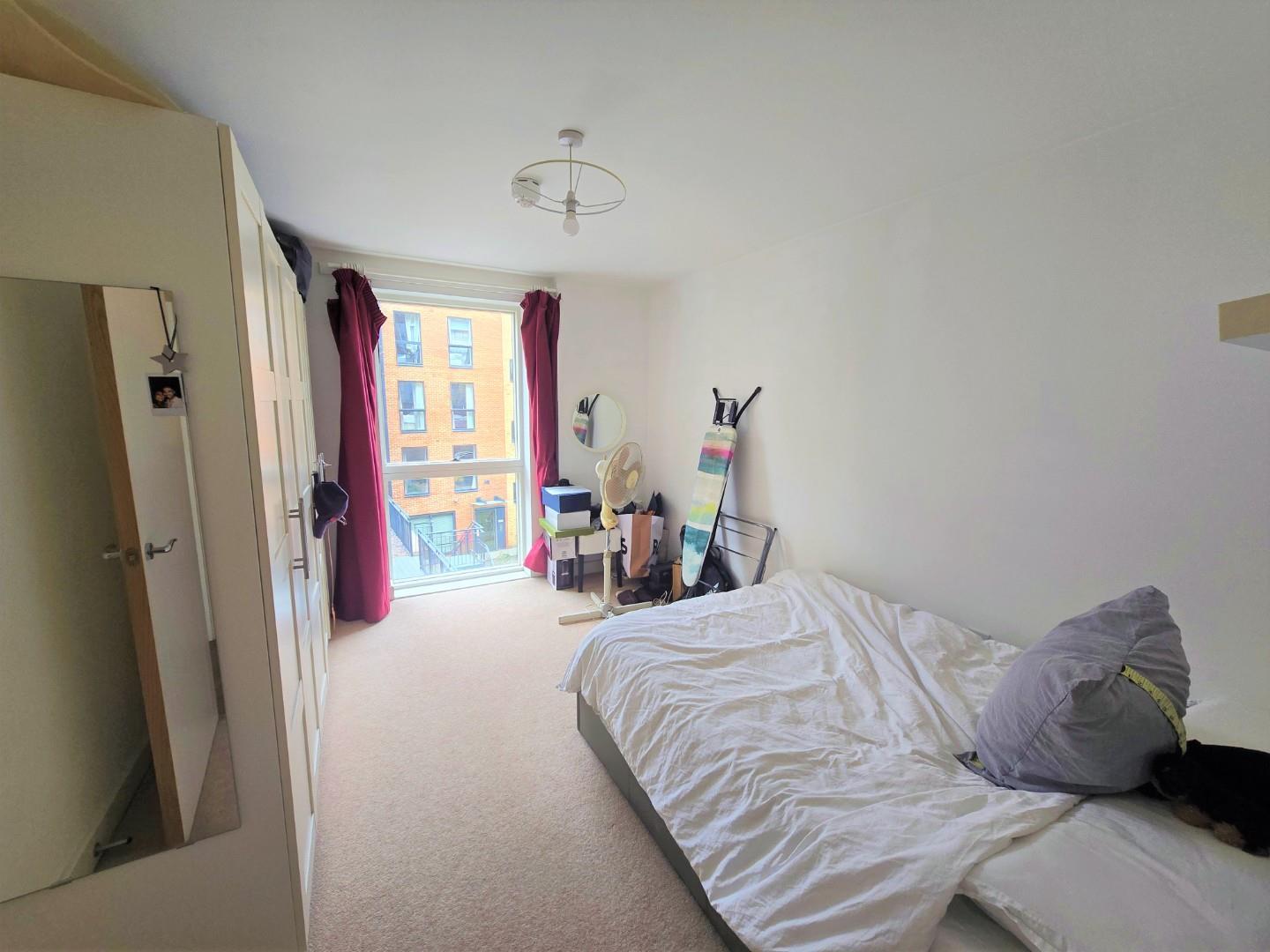 Flat Coldharbour Lane in Greater London