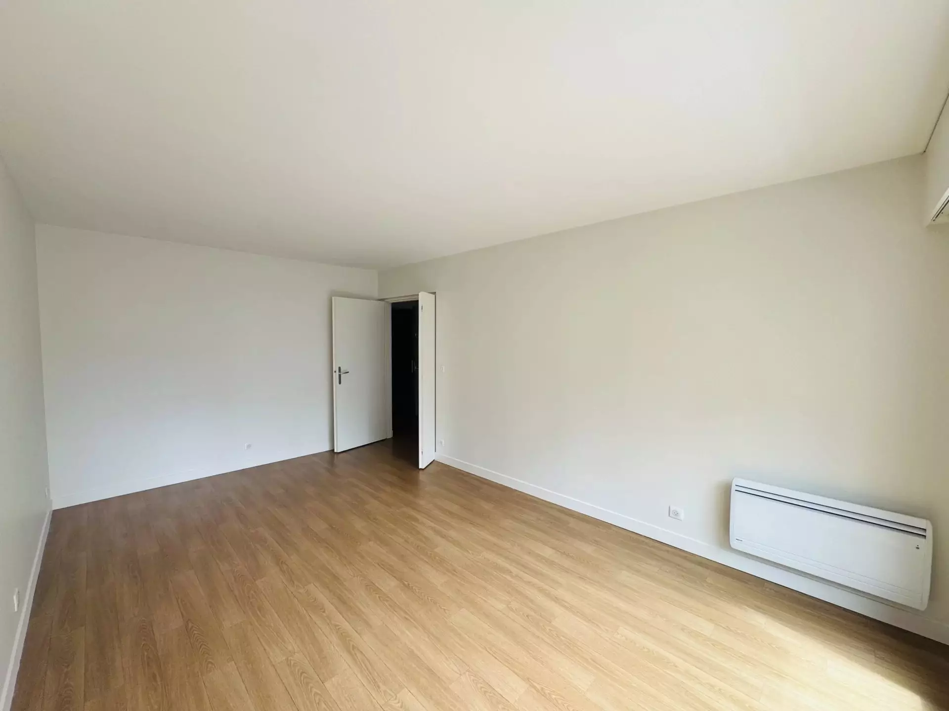 Flat Rue de Lourmel in Paris