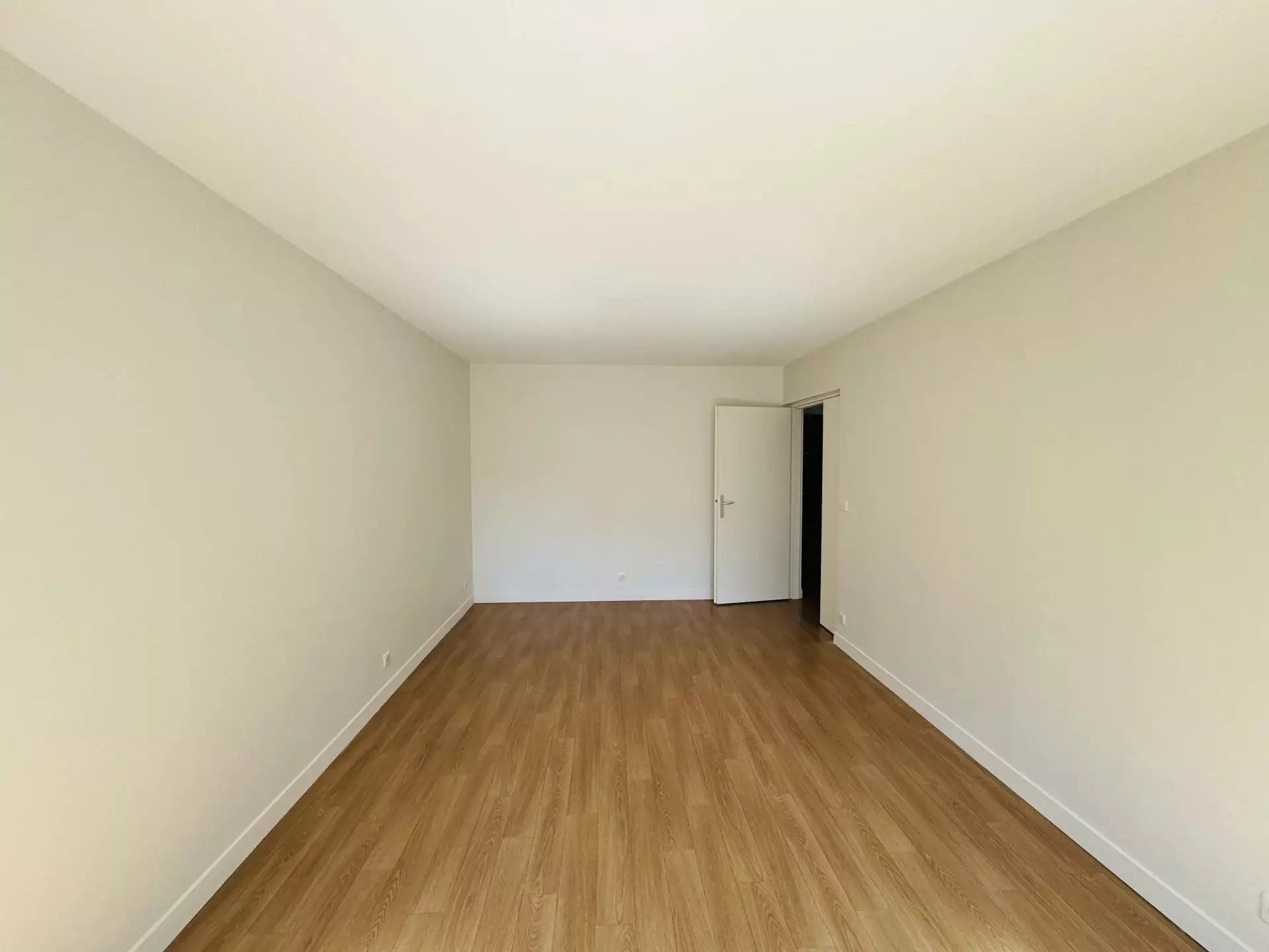 Flat Rue de Lourmel in Paris
