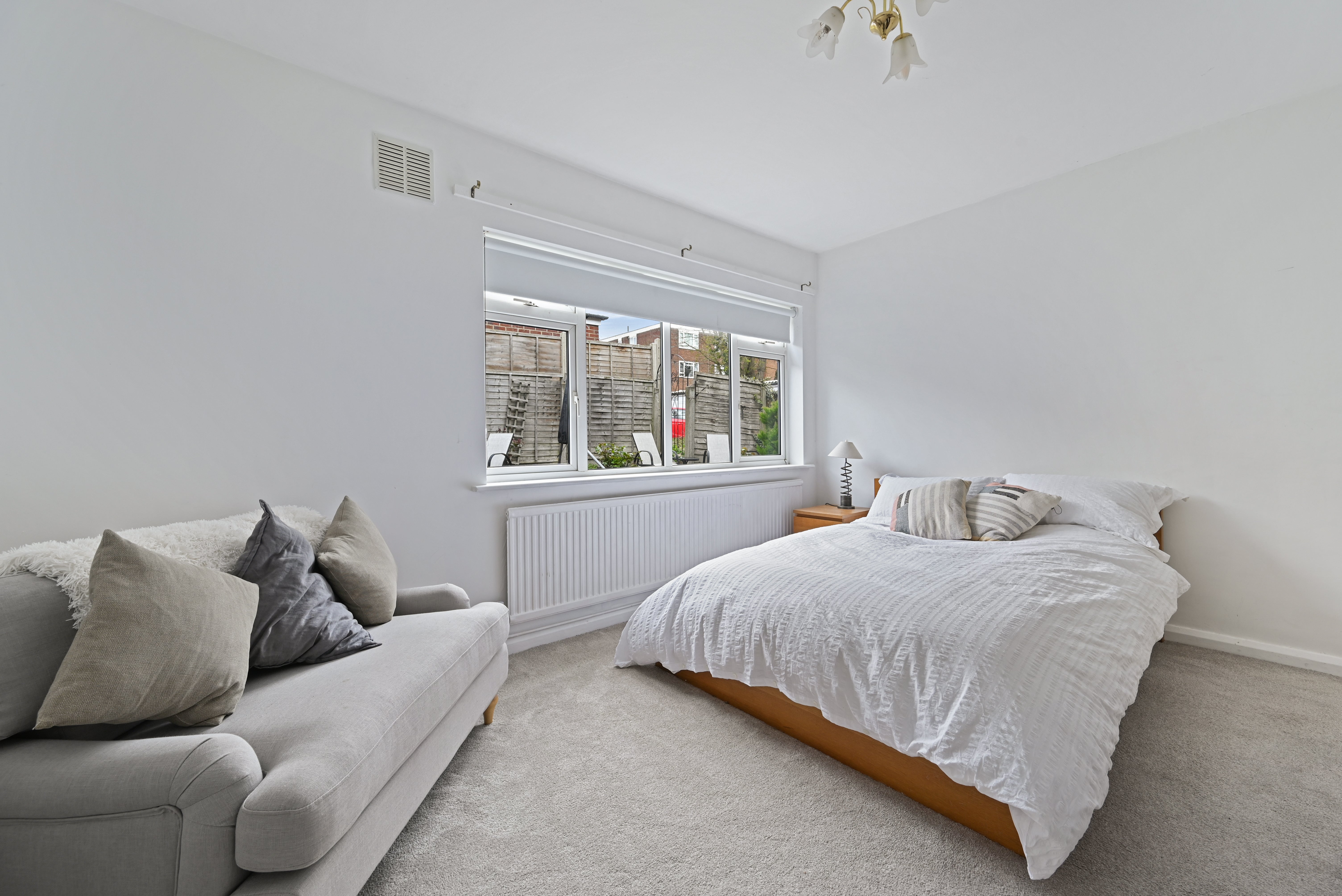 Flat Friern Park in Greater London