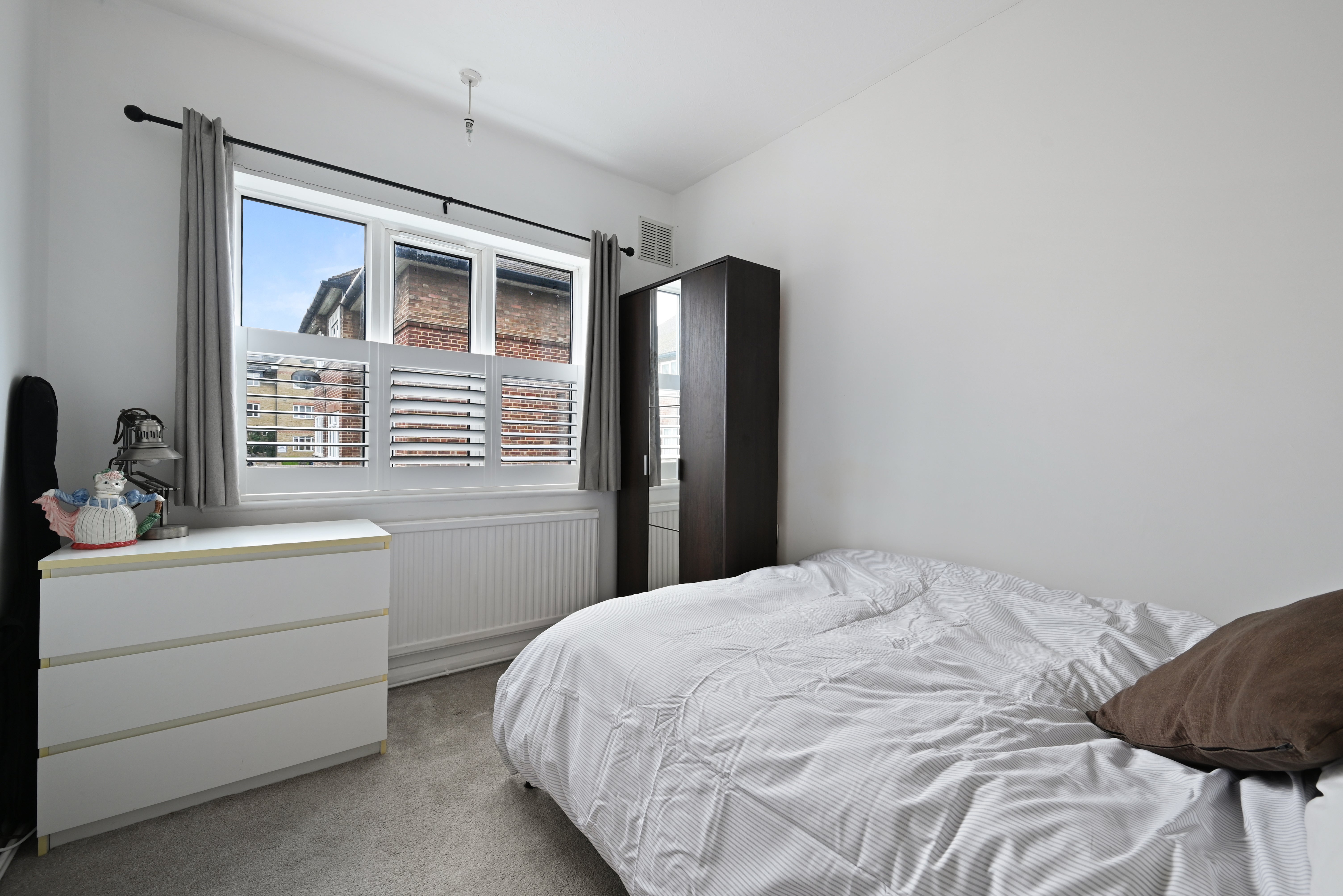 Flat Friern Park in Greater London