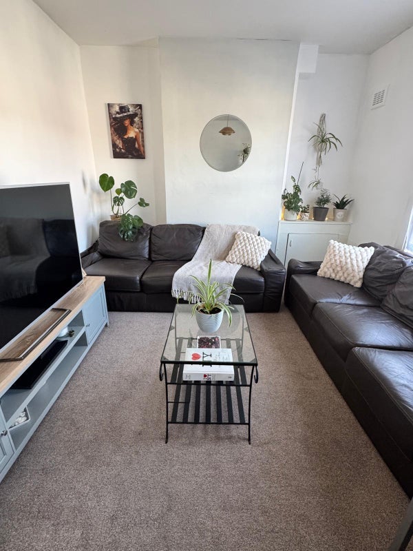 Flat Malvern Road in Greater London