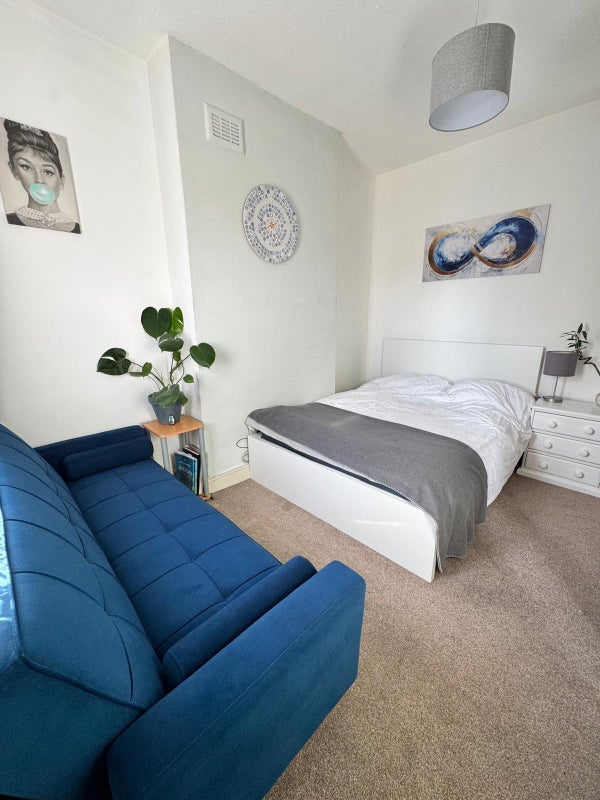 Flat Malvern Road in Greater London