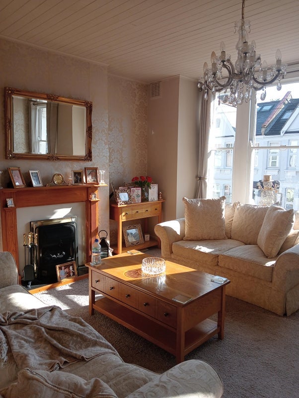 Room Brancaster Road in Greater London
