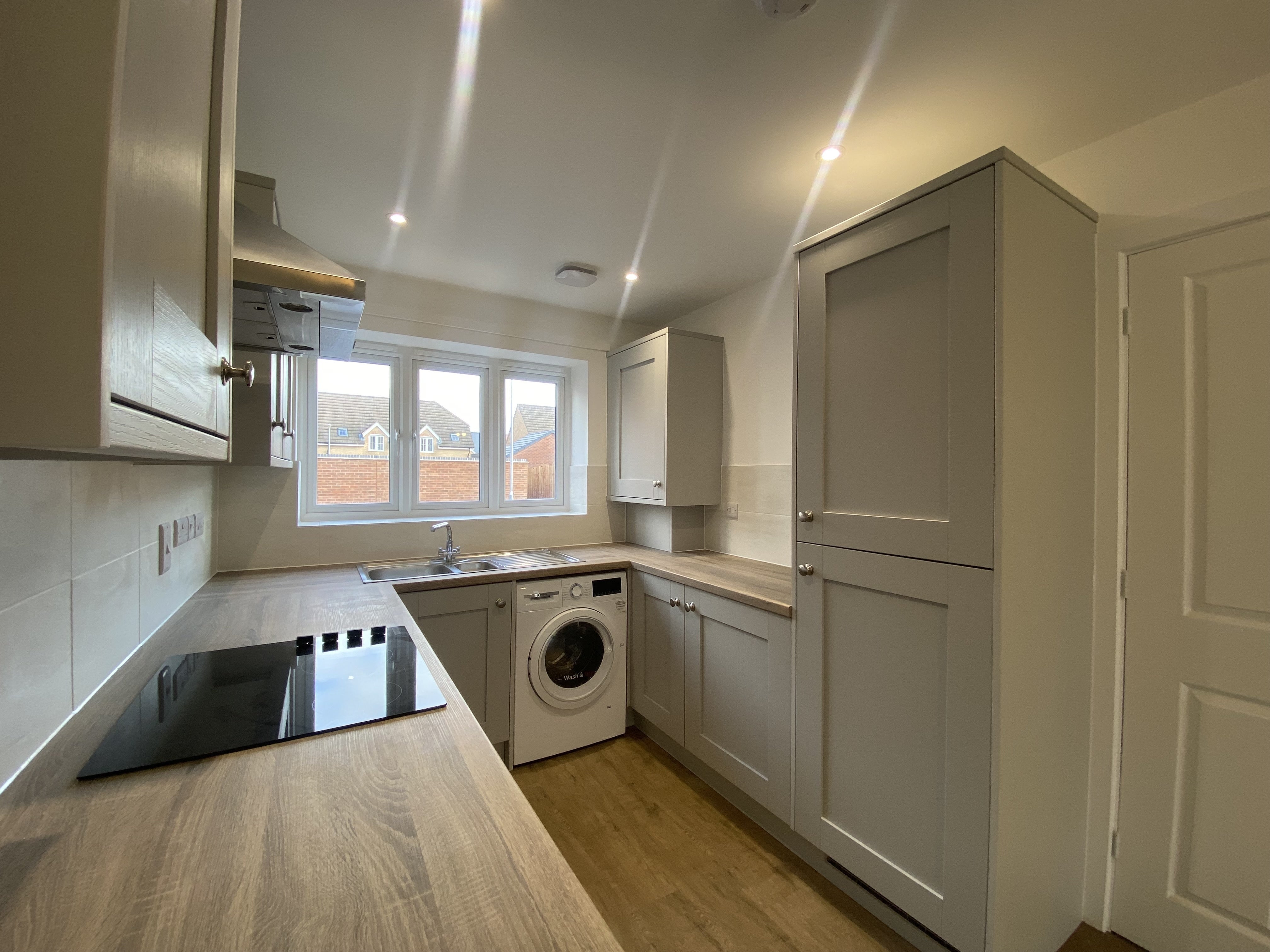 Flat Eagle Close in Weldon