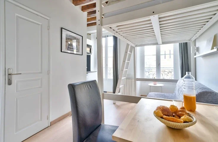 Flat Rue de l'Échiquier in Paris