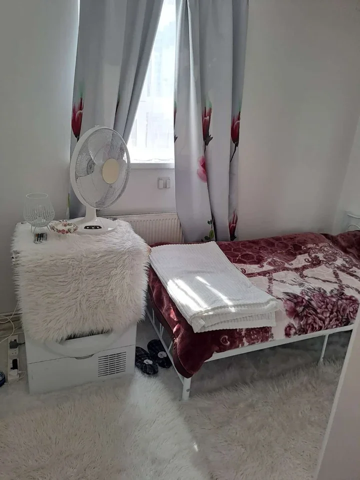 Room Devons Road in Greater London