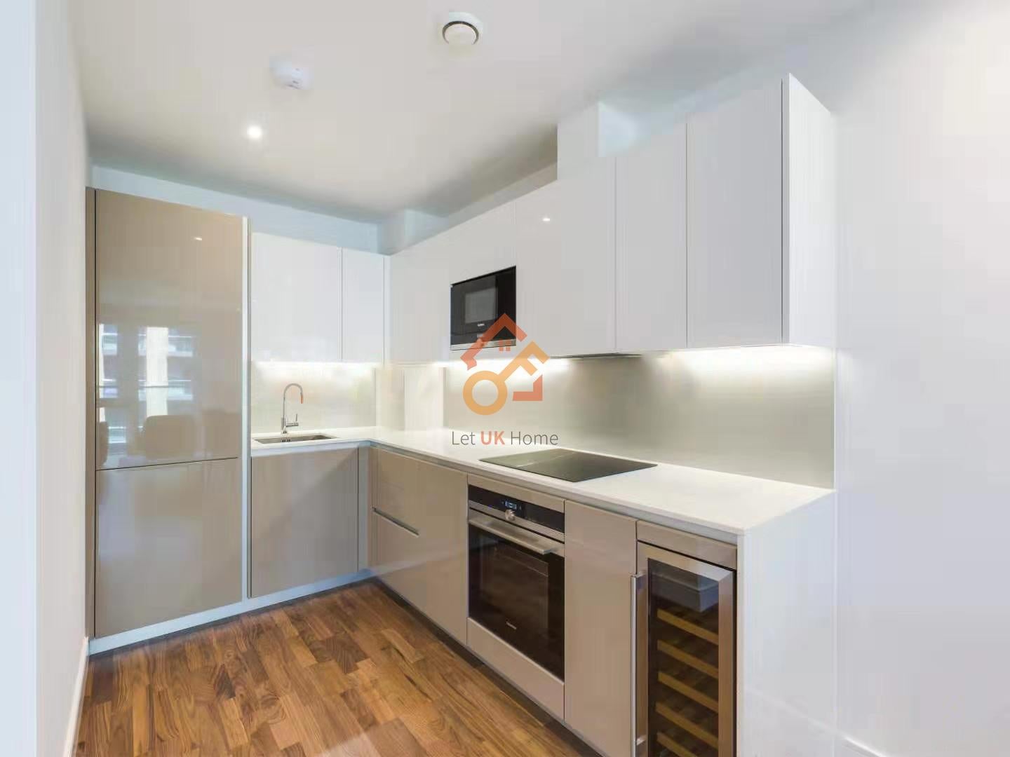Flat Juniper Drive in Greater London