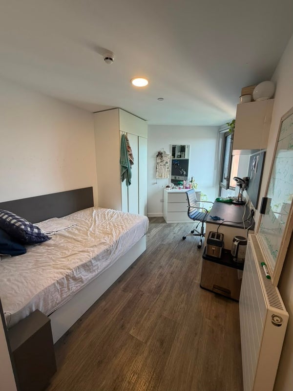Room Westway in Greater London