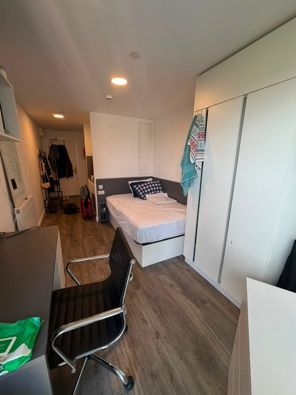Room Westway in Greater London