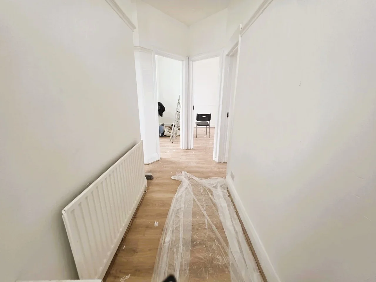 Flat Holmstall Avenue in Greater London