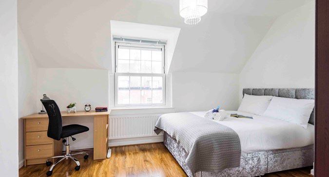 Room Erconwald Street in Greater London