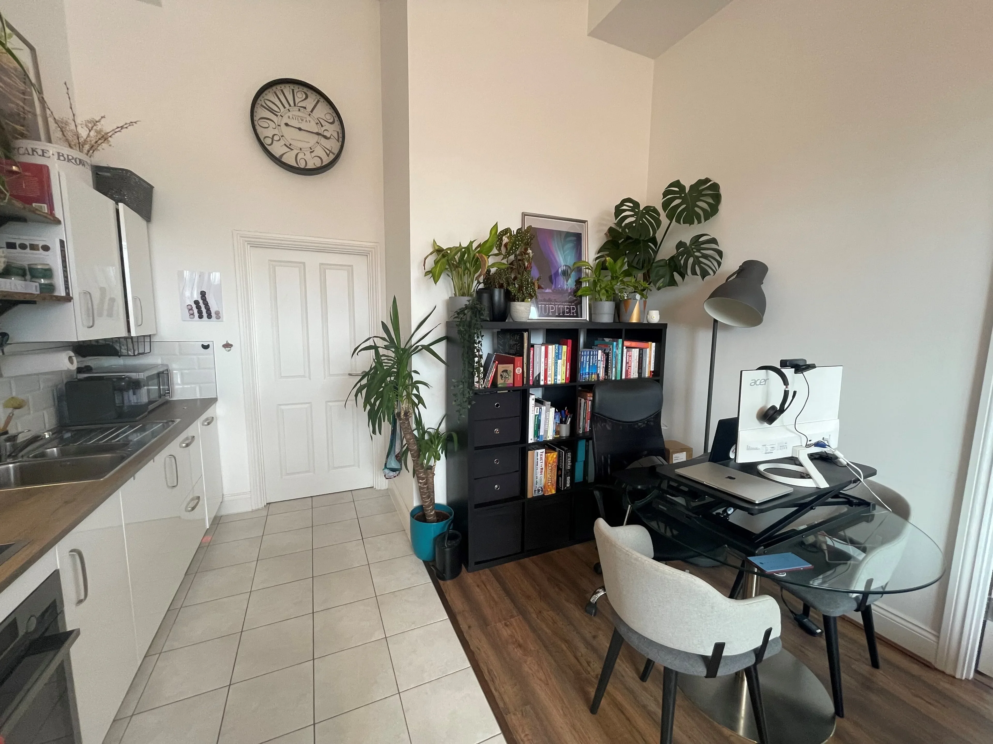 Flat Crocketts Lane in Sandwell